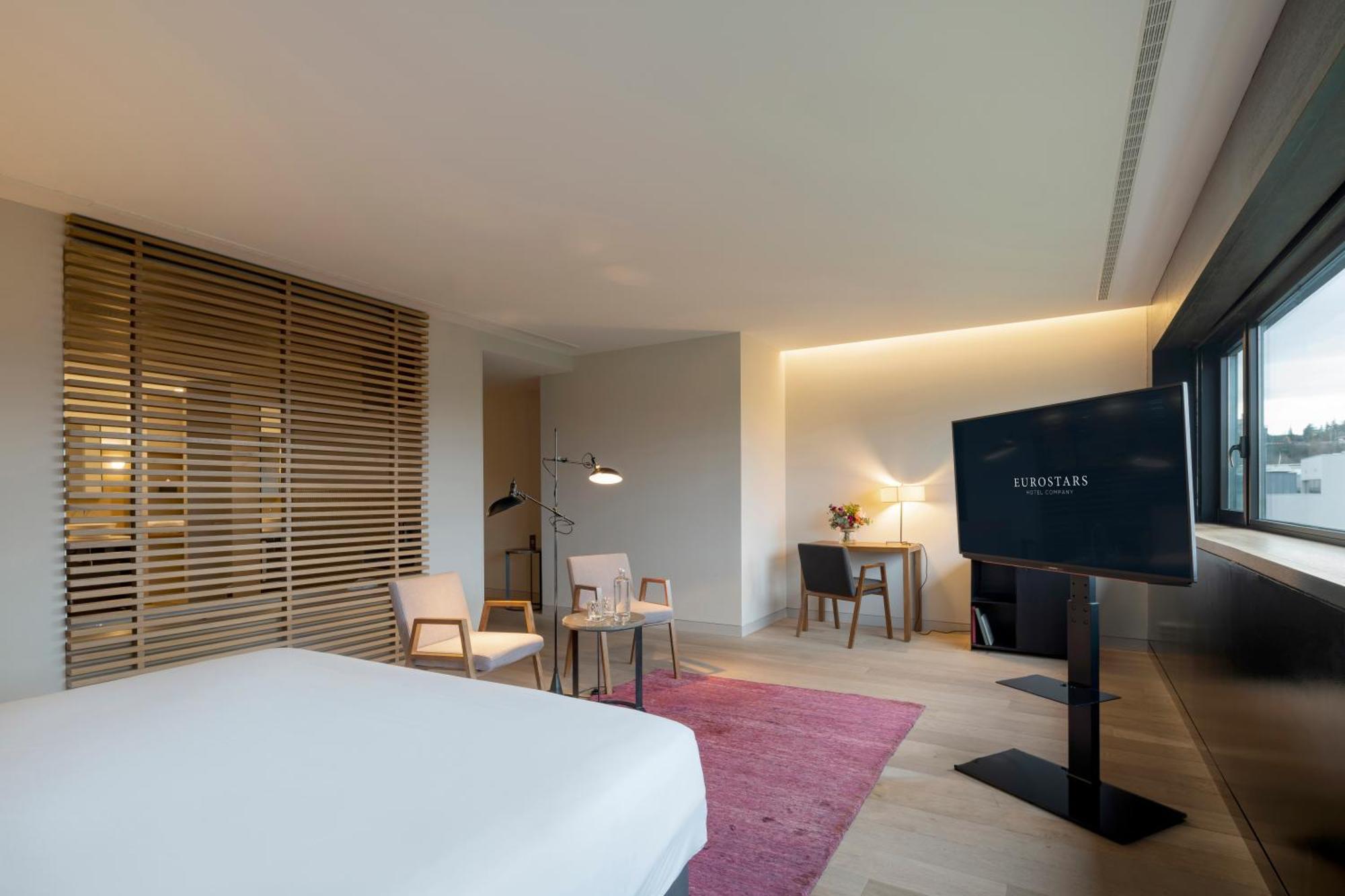 Two-Bedroom Suite,1644410820:JPEG